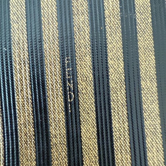 Beautiful Authentic Vintage Fendi Penguin Stripe Crossbody - Picture 3 of 16